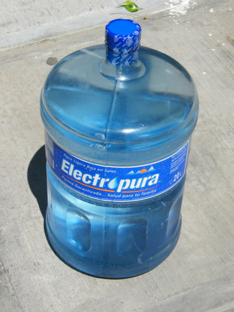 water-bottle-mexico-reusable-electropura